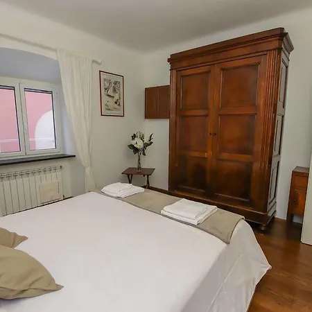 Apartment Hintown Spianata Castelletto Genoa